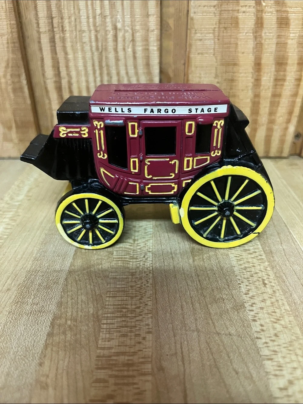 Vintage Wells Fargo Stagecoach cast iron coin bank collectible ( no key)